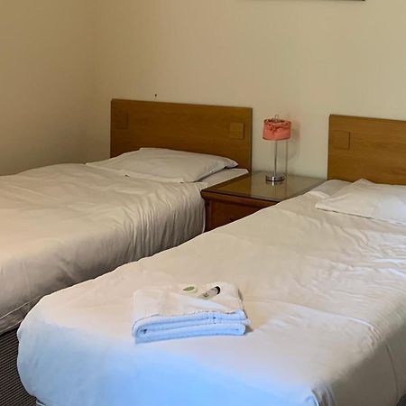 איסטבורן Sterling Lodge Hotel מראה חיצוני תמונה